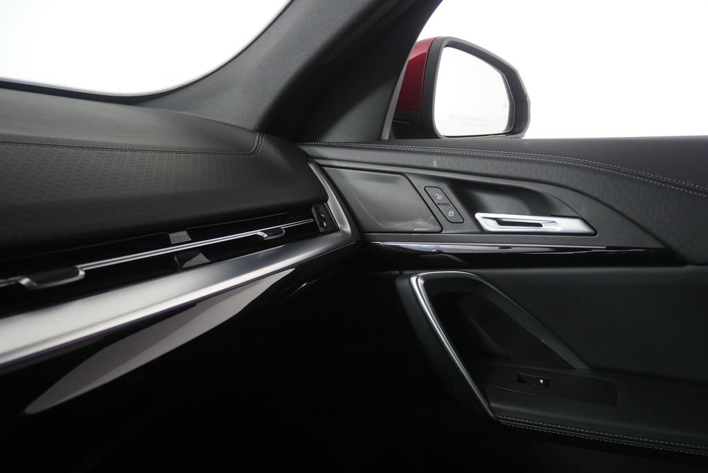 Used 2025 BMW X2 xDrive28i image 25