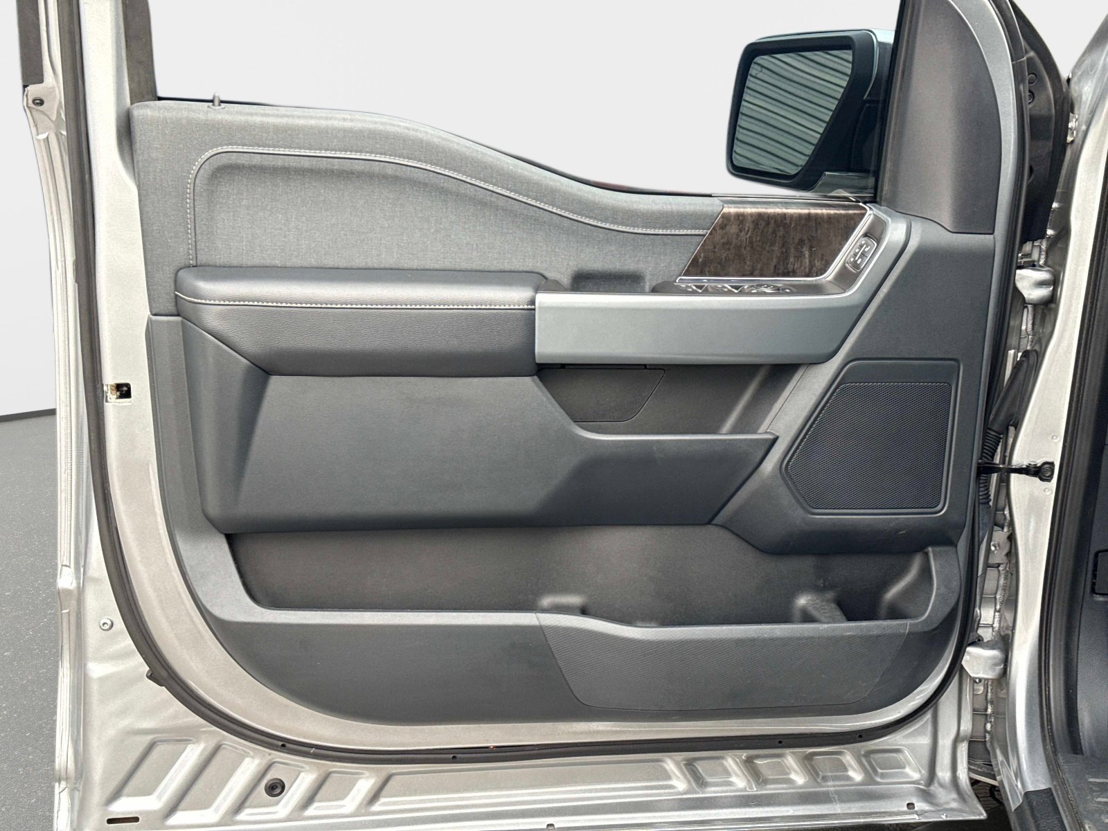 Used 2022 Ford F150 Lariat image 21