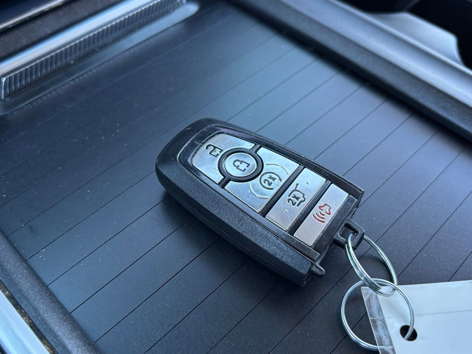 Used 2025 Ford Expedition Platinum image 28