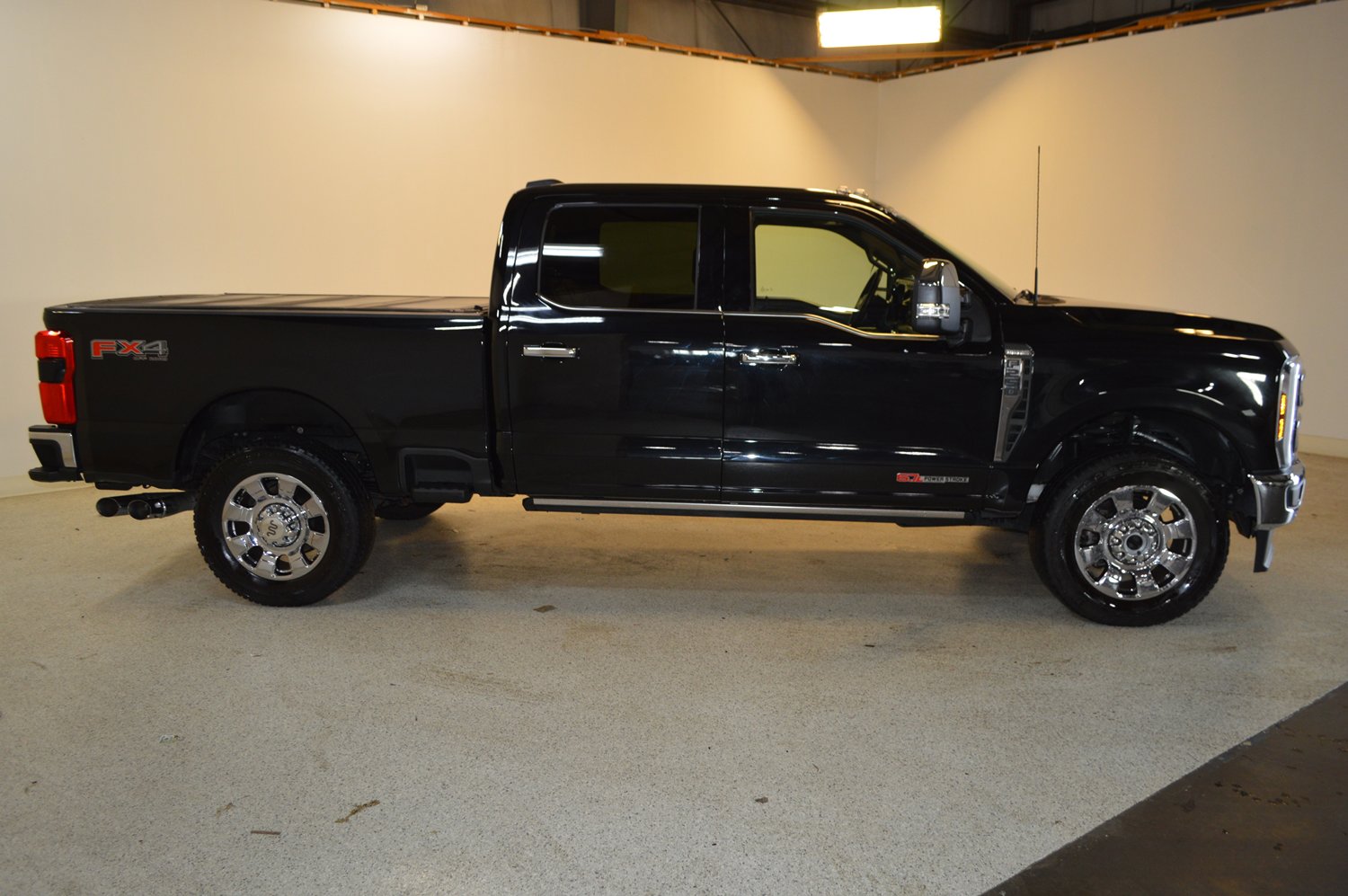 Used 2024 Ford F250 King Ranch w/ Chrome Package image 2