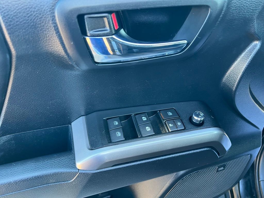 Used 2018 Toyota Tacoma Limited image 16