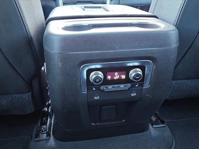 Used 2021 GMC Yukon SLT w/ SLT Premium Package image 17