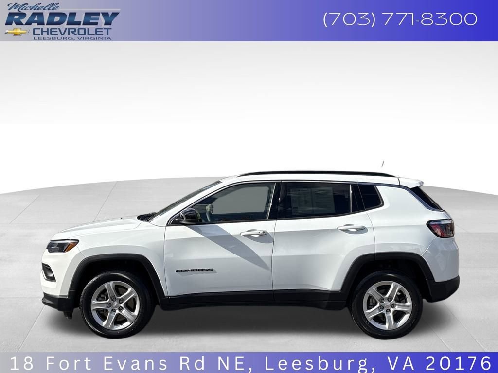 Used 2024 Jeep Compass Latitude image 2