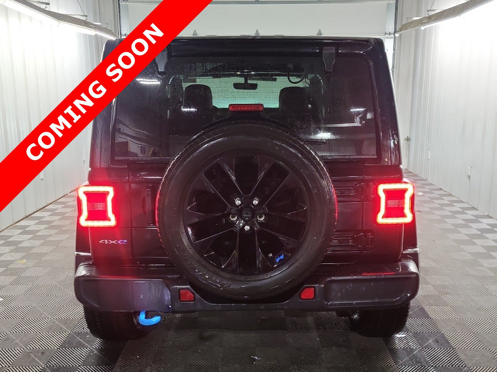 Used 2023 Jeep Wrangler Unlimited Sahara w/ Cold Weather Group AWD/4WD image 4