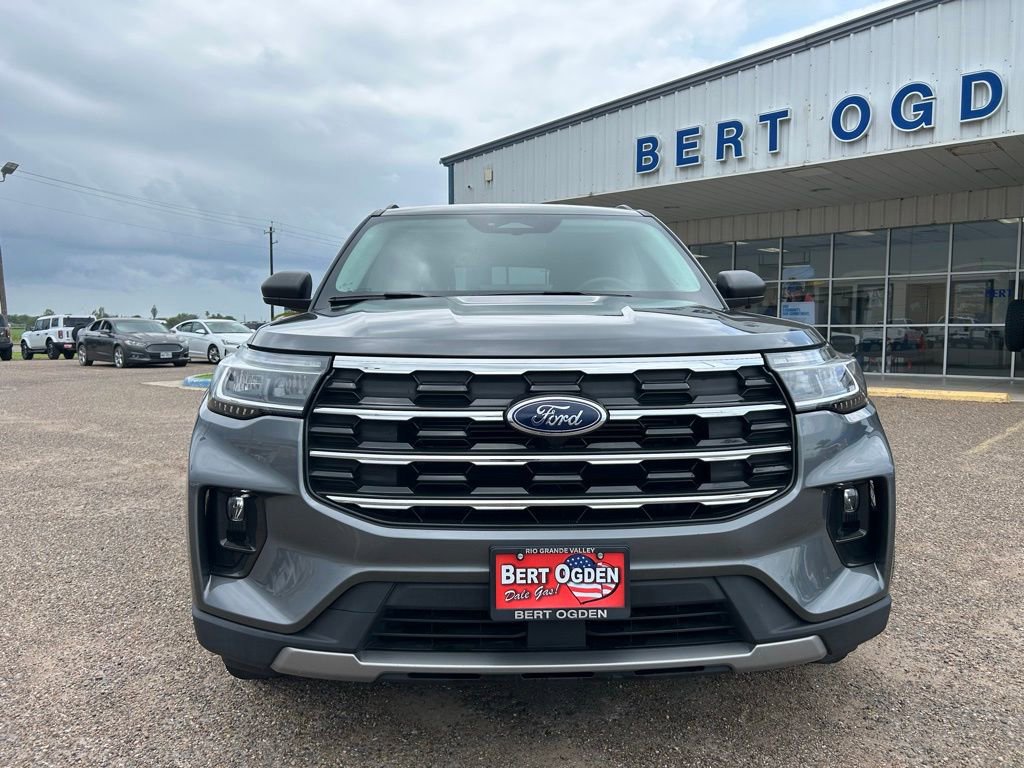 Used 2025 Ford Explorer Active w/ Active Comfort Package RWD video 2
