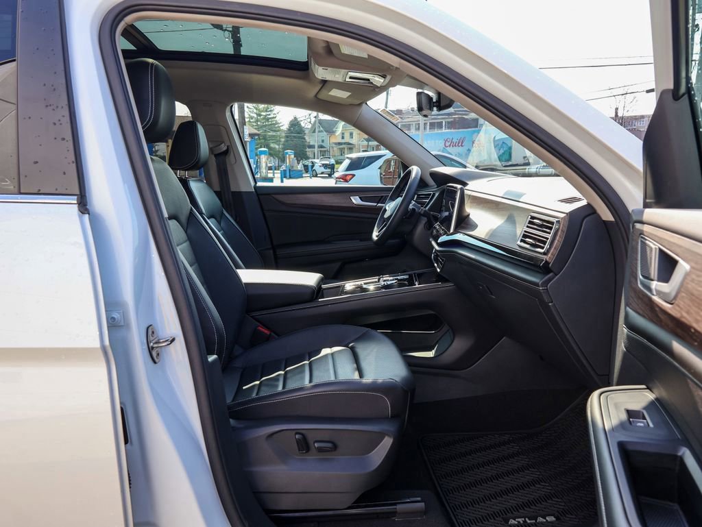 Certified 2024 Volkswagen Atlas SEL image 30