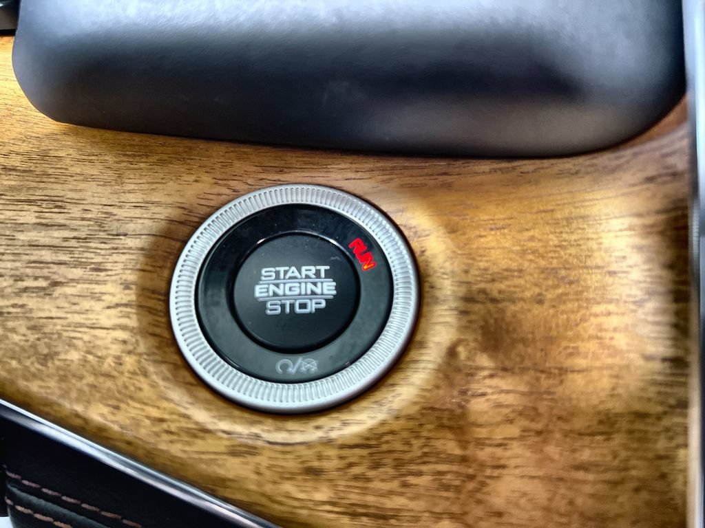 Used 2022 Jeep Grand Cherokee Summit AWD/4WD image 18