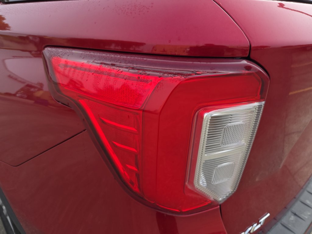 Used 2020 Ford Explorer XLT w/ Equipment Group 202A RWD image 16
