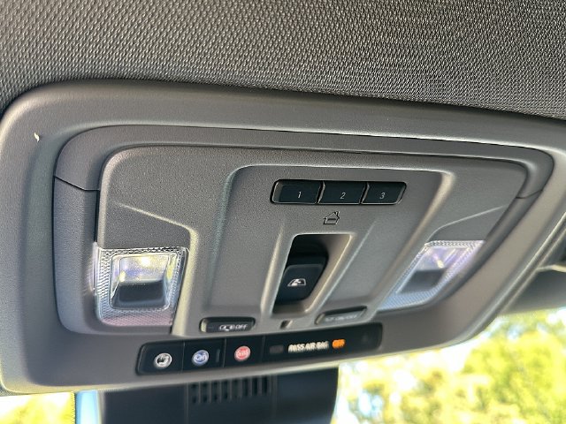 Used 2025 GMC Sierra 1500 SLE w/ Preferred Package AWD/4WD image 30