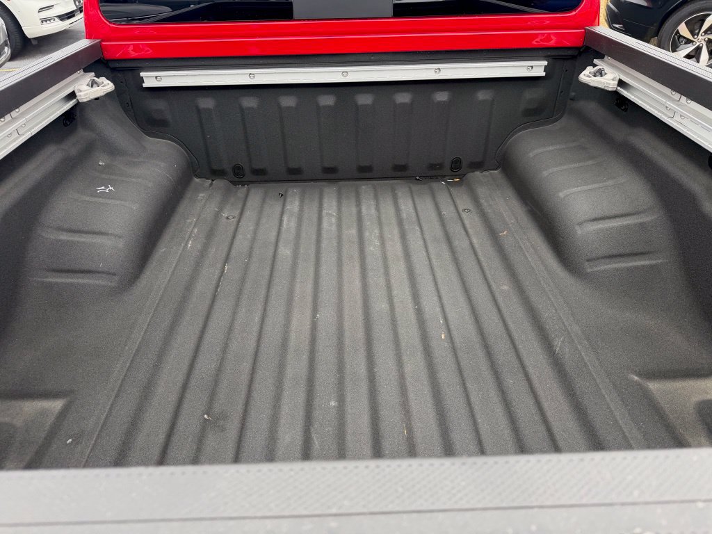 Used 2026 Nissan Frontier SV w/ SV Convenience Package AWD/4WD image 9