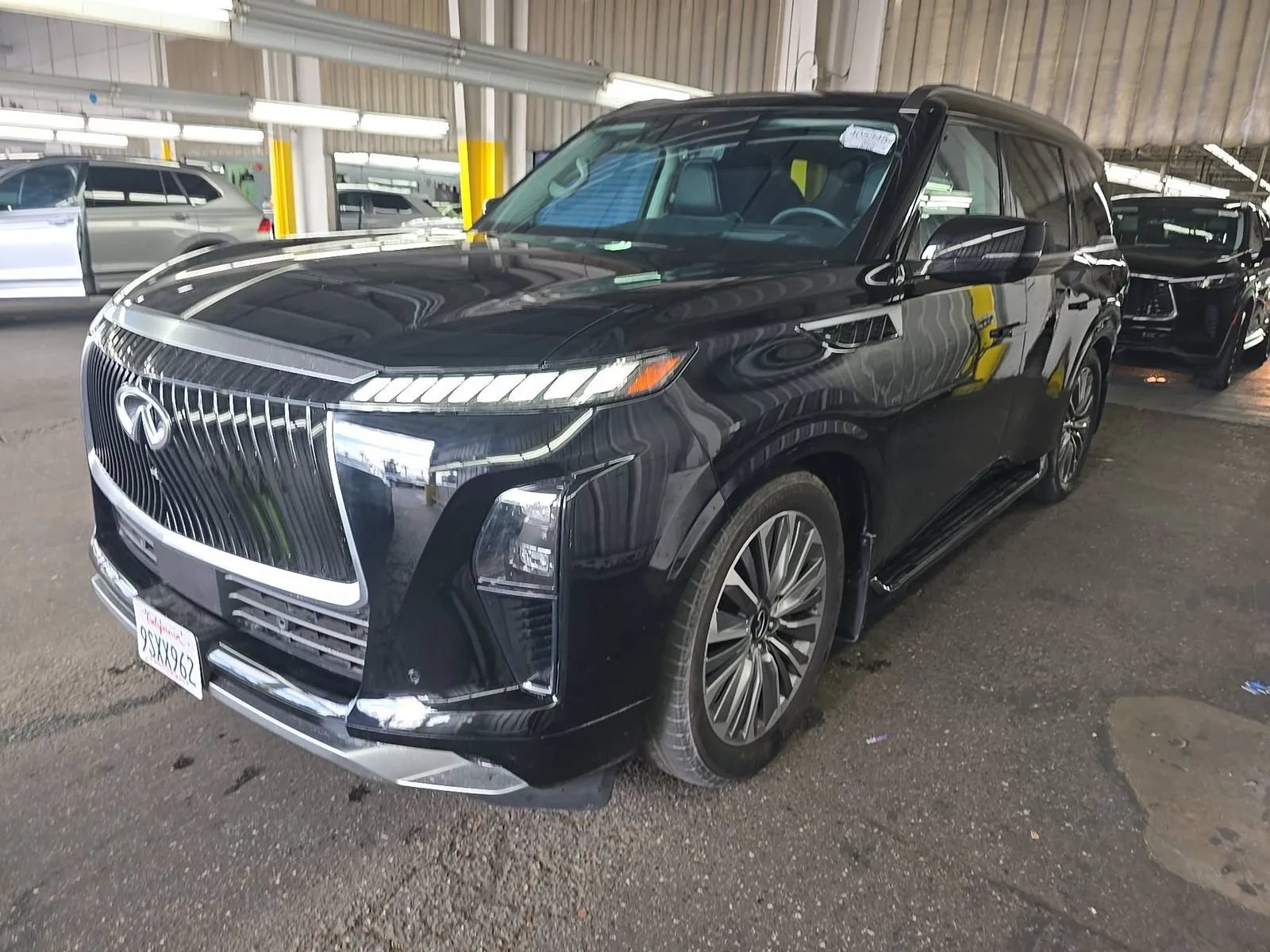 Used 2025 INFINITI QX80 Luxe w/ Cargo Package RWD image 1