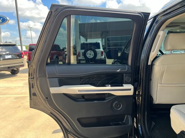 Used 2018 Ford Expedition Platinum RWD image 15