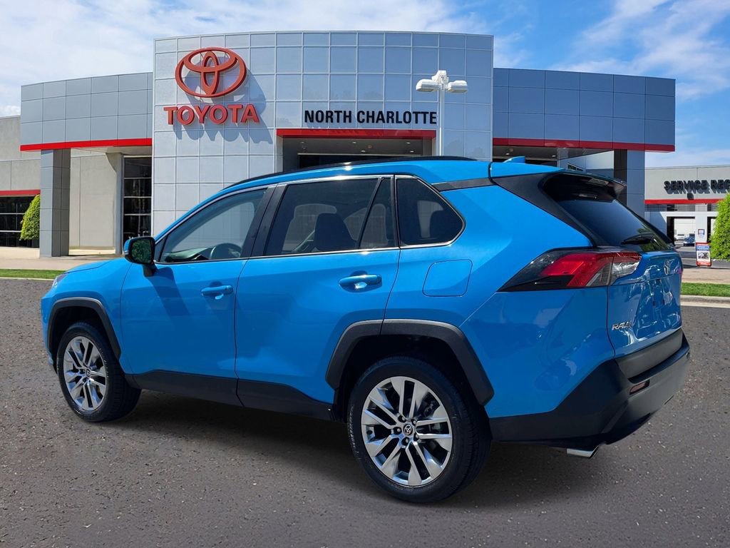 Used 2021 Toyota RAV4 XLE Premium AWD/4WD image 4