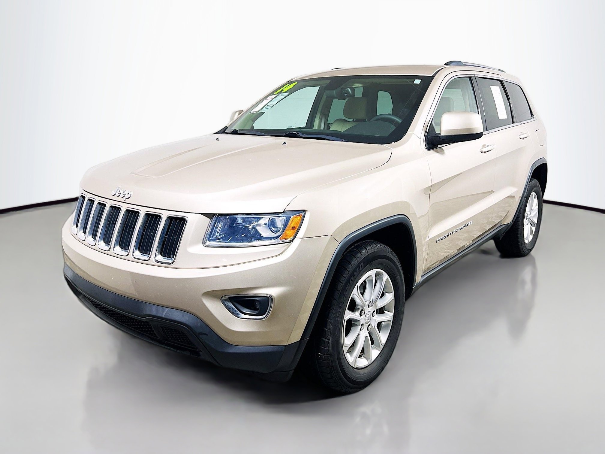 Used 2014 Jeep Grand Cherokee Laredo w/ 18" Wheel & 8.4" Radio Group image 10