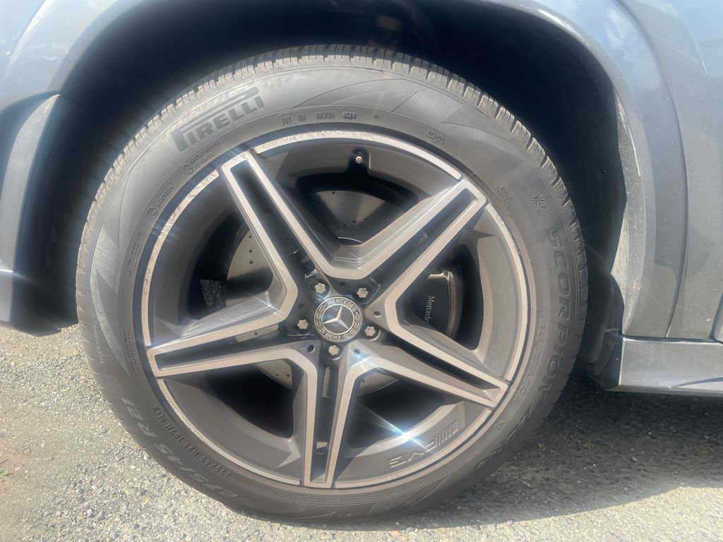 Used 2023 Mercedes-Benz GLS 450 4MATIC image 23