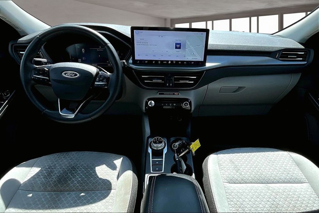 Used 2023 Ford Escape Active w/ Tech Pack #1 AWD/4WD image 17