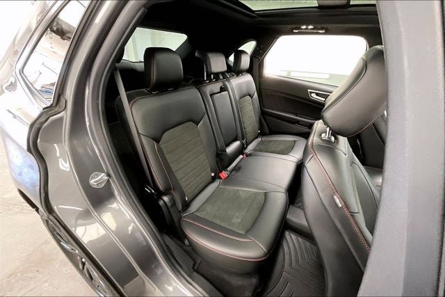 Used 2021 Ford Edge ST-Line w/ Class II Trailer Tow Package AWD/4WD image 19