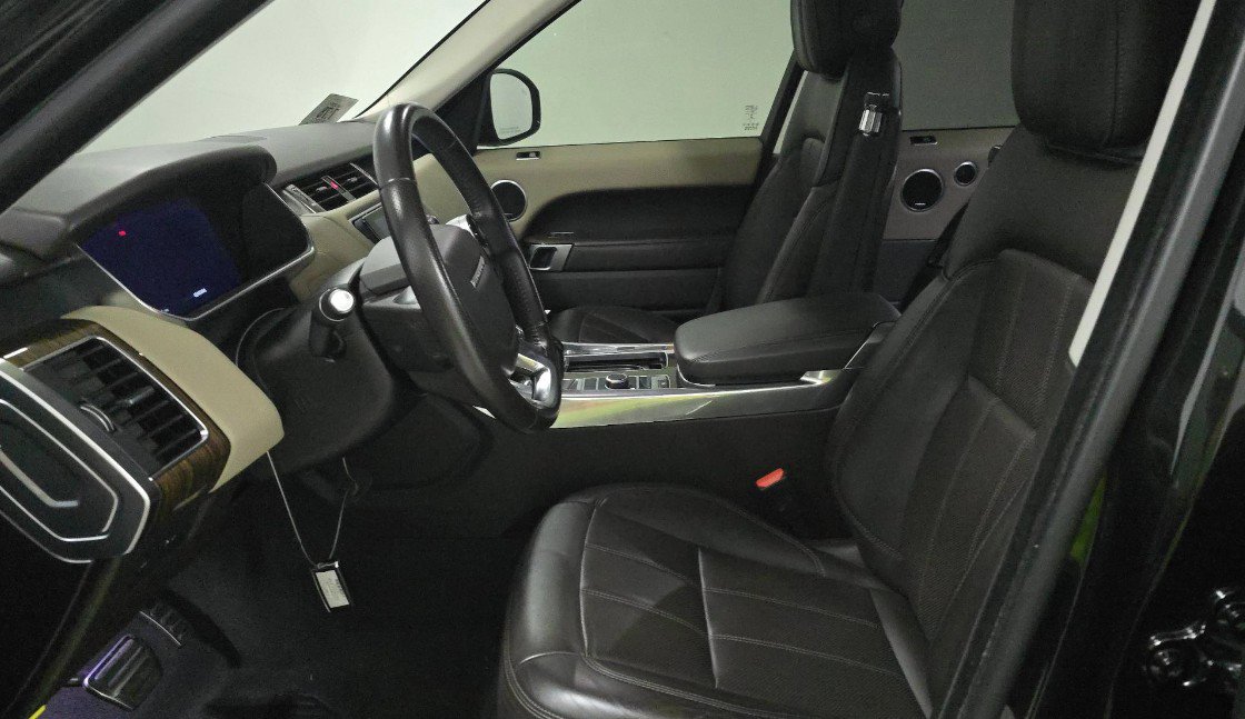Used 2020 Land Rover Range Rover Sport HSE image 3