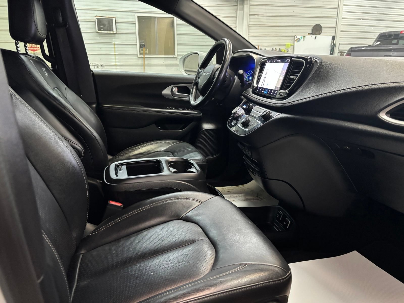 Used 2021 Chrysler Pacifica Touring-L w/ S Appearance Package FWD image 26