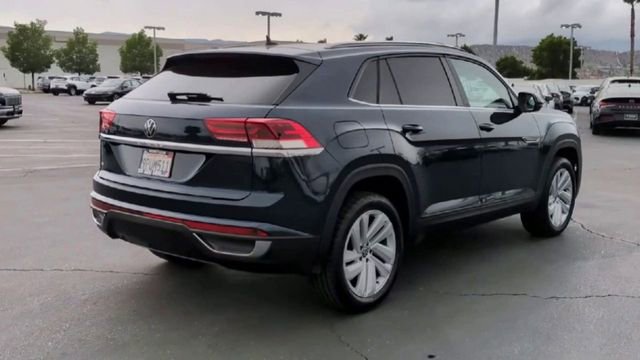 Used 2021 Volkswagen Atlas Cross Sport SE w/ Panoramic Sunroof Package FWD image 8