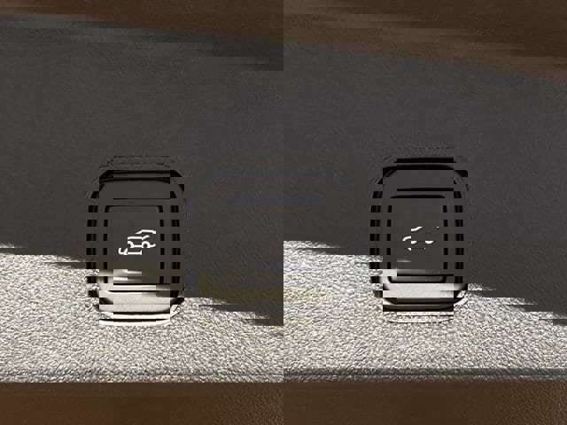 New 2026 Cadillac Lyriq Signature Luxury w/ LPO, Floor Liner Package image 25