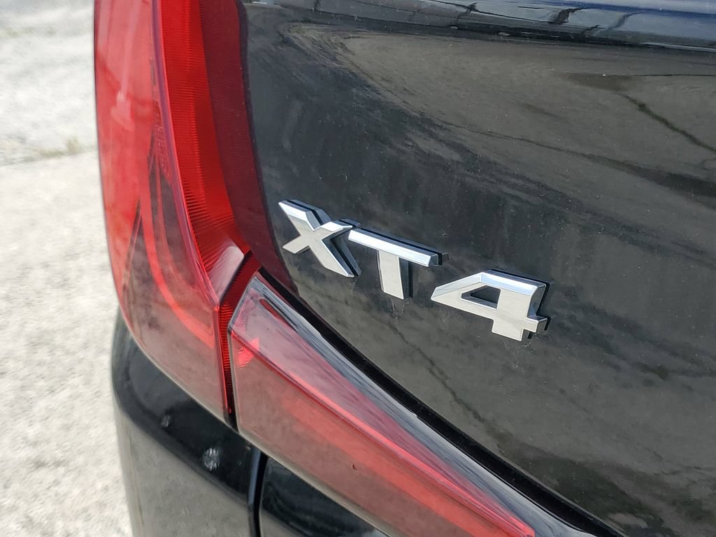 Certified 2024 Cadillac XT4 Luxury w/ Cold Weather Package AWD/4WD image 7