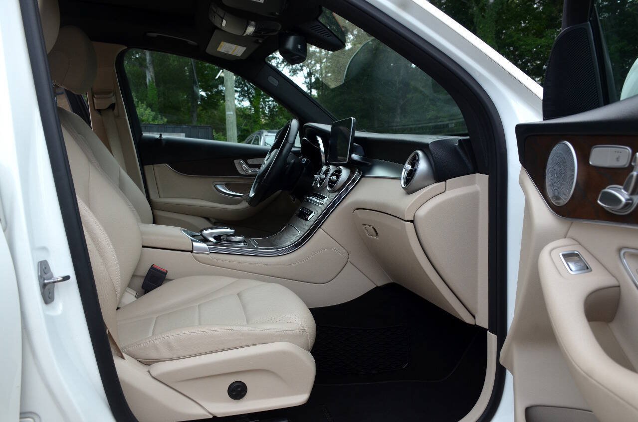 Used 2018 Mercedes-Benz GLC 300 4MATIC image 11