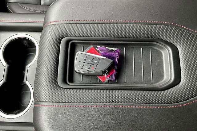 Used 2022 Chevrolet Suburban RST w/ Luxury Package image 36