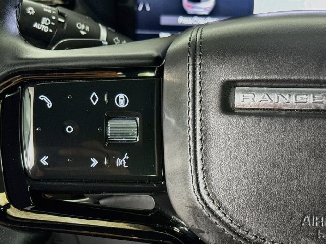 Used 2026 Land Rover Range Rover Velar S AWD/4WD image 11
