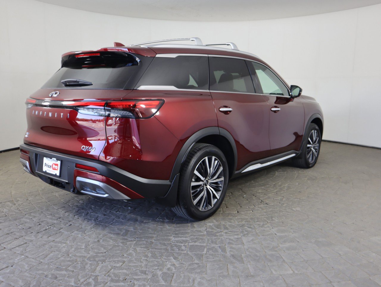 Used 2025 INFINITI QX60 Sensory w/ Vision Package image 9