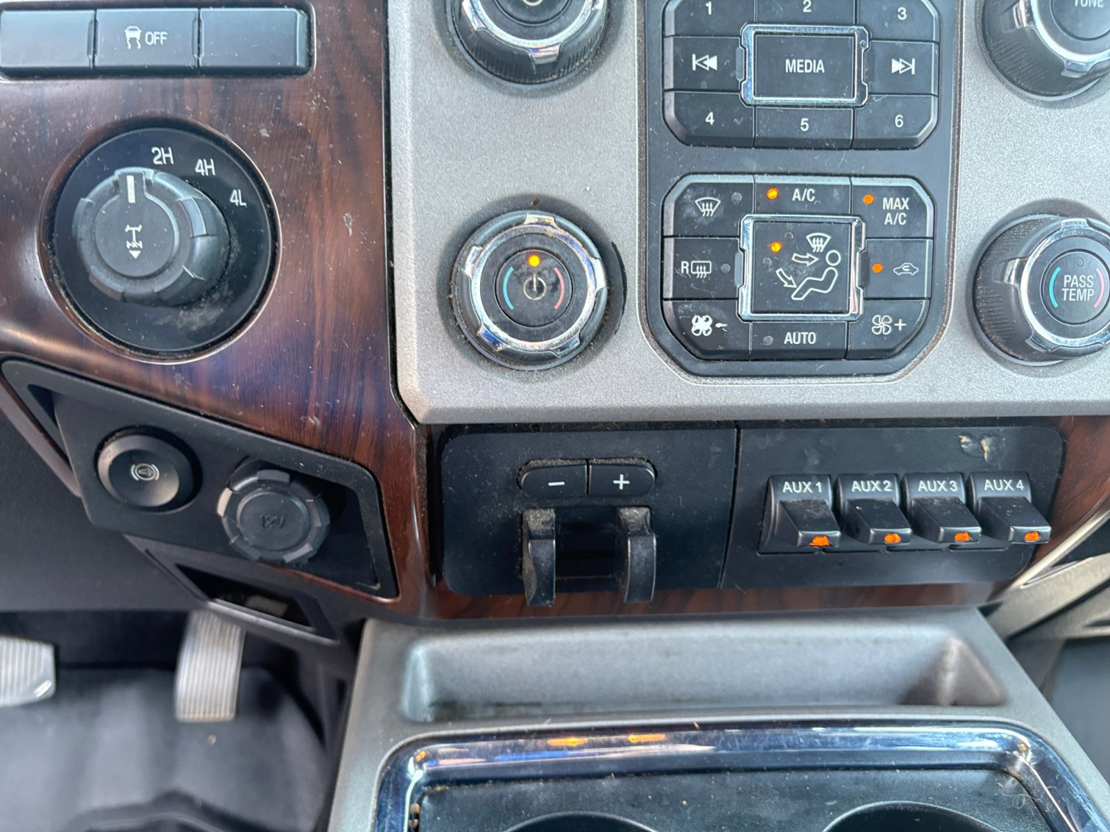 Used 2015 Ford F250 Lariat w/ Chrome Package AWD/4WD image 19