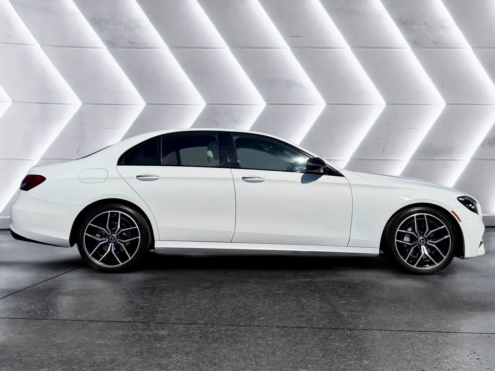 Used 2022 Mercedes-Benz E 350 Sedan w/ Driver Assistance Package image 6