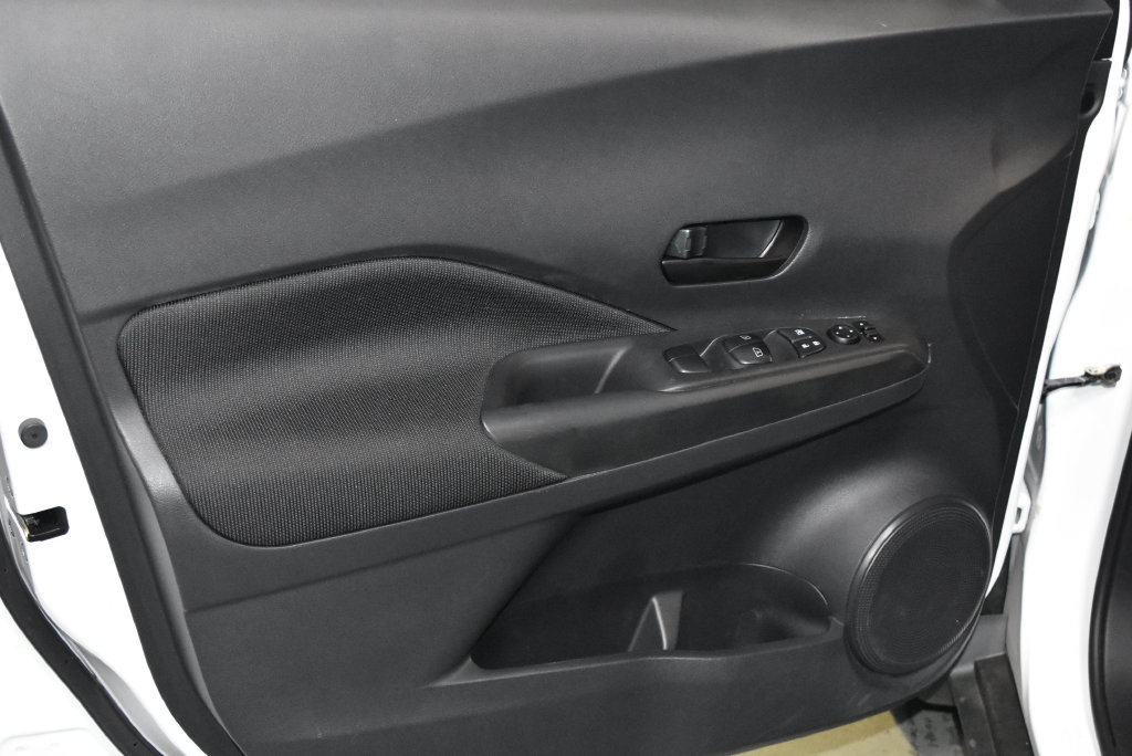 Used 2025 Nissan Kicks Play S FWD image 4