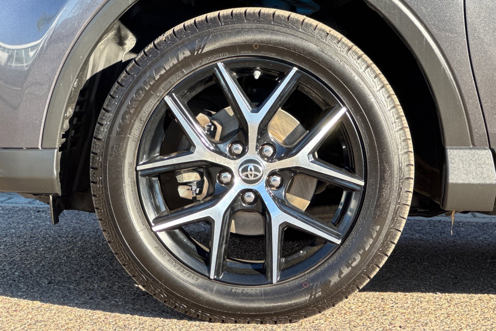 Used 2016 Toyota RAV4 SE image 25