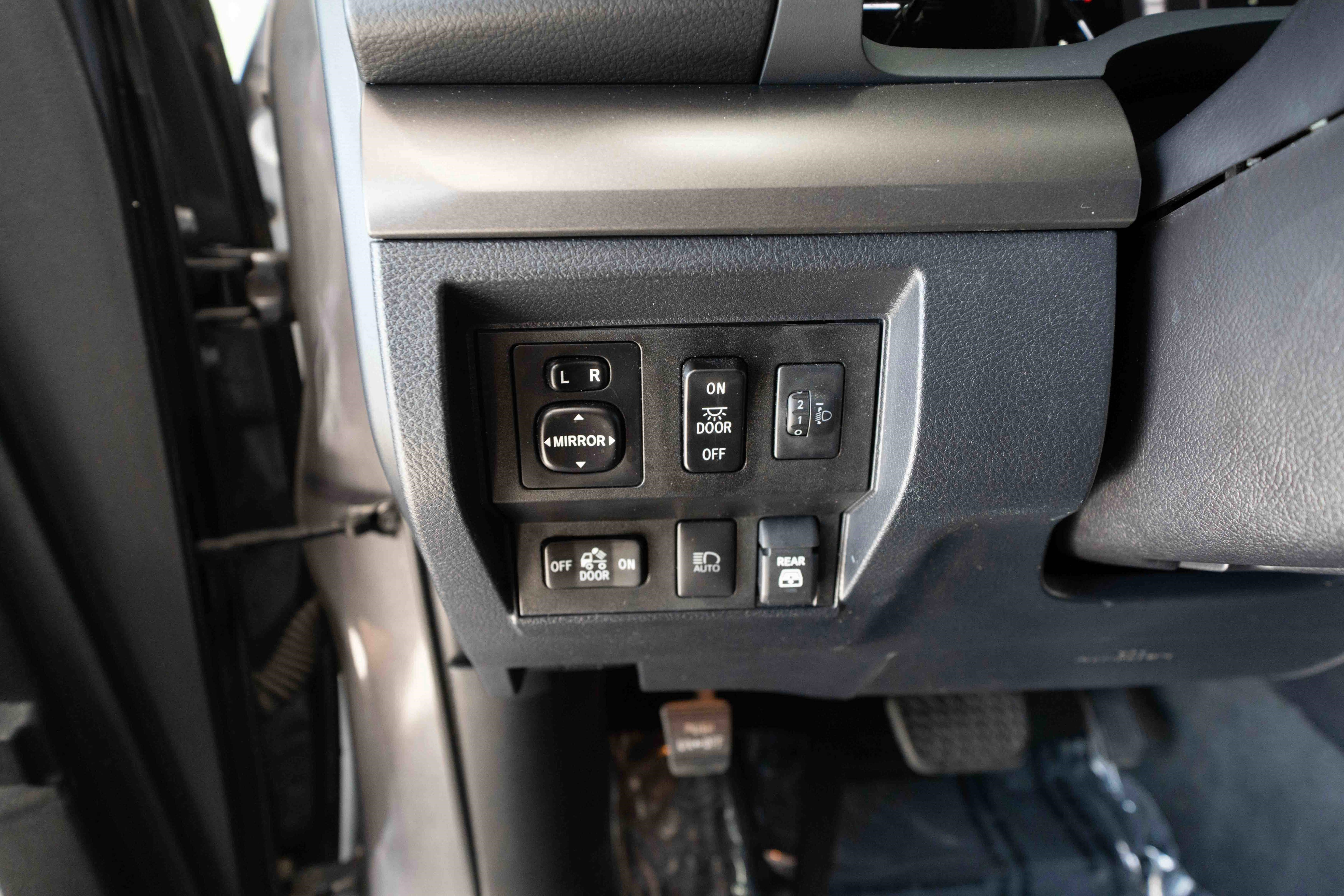 Used 2019 Toyota Tundra SR5 w/ TRD Off Road Package AWD/4WD image 11