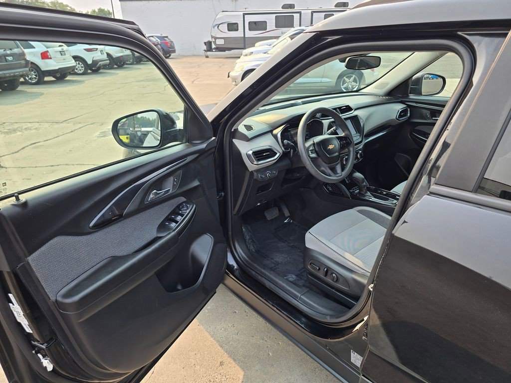 Used 2021 Chevrolet TrailBlazer LT AWD/4WD image 19
