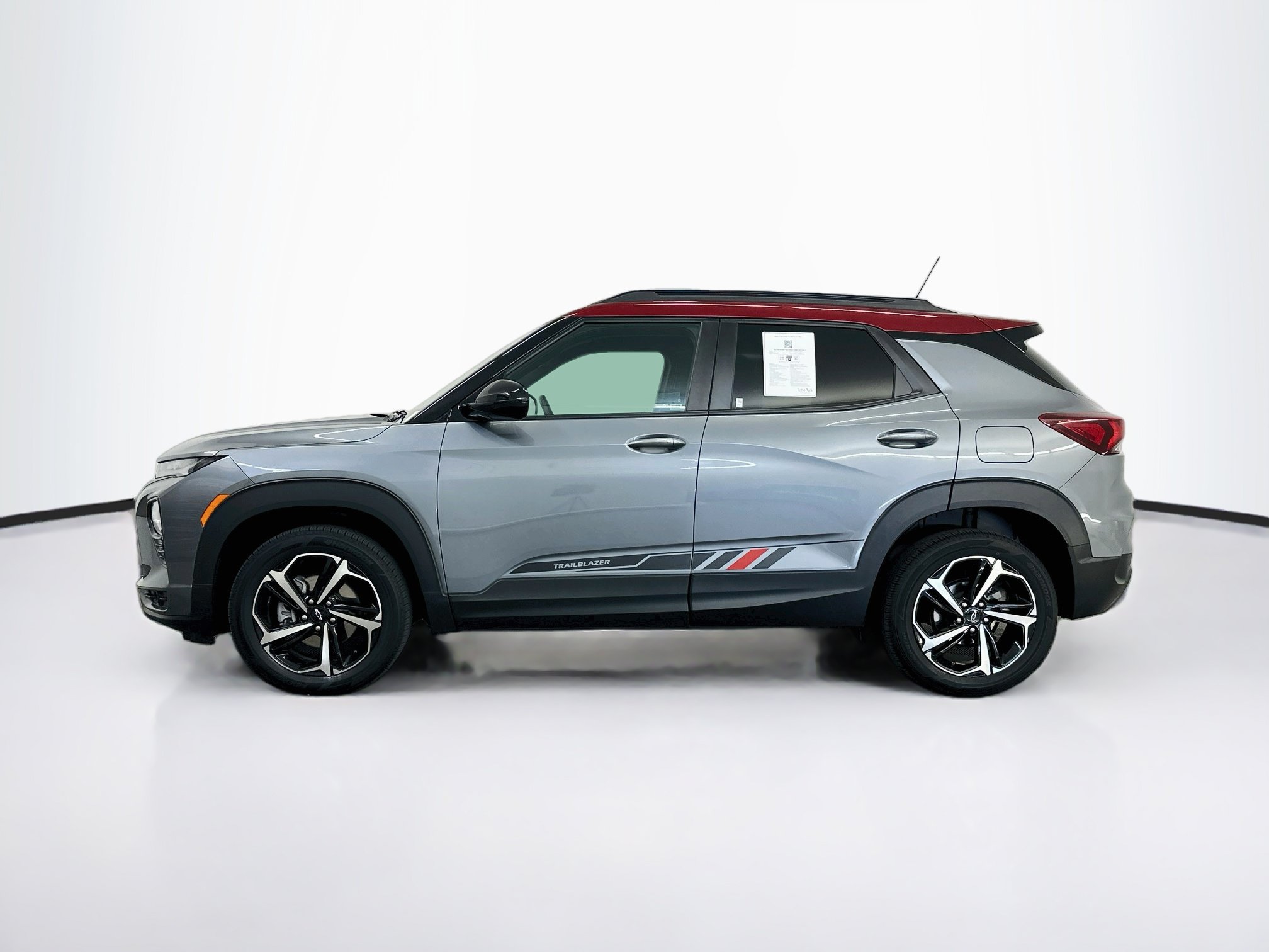Used 2022 Chevrolet TrailBlazer RS w/ Technology Package AWD/4WD image 4