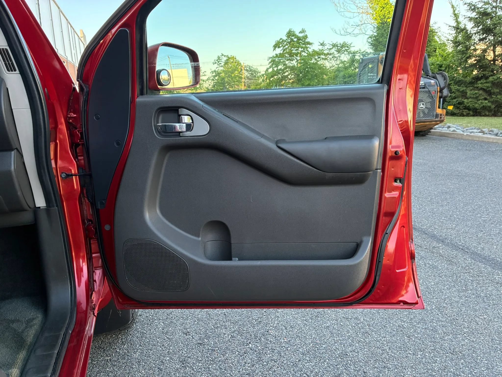Used 2014 Nissan Frontier PRO-4X AWD/4WD image 11