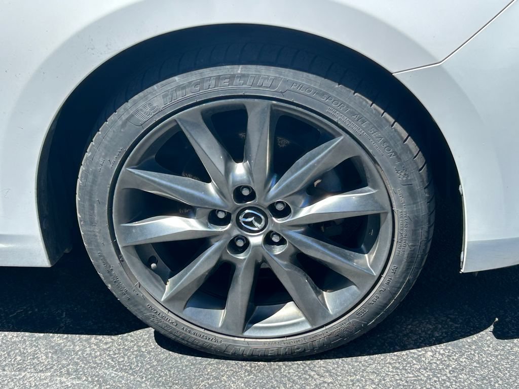 Used 2018 MAZDA MAZDA3 Grand Touring w/ Premium Equipment Package FWD image 11