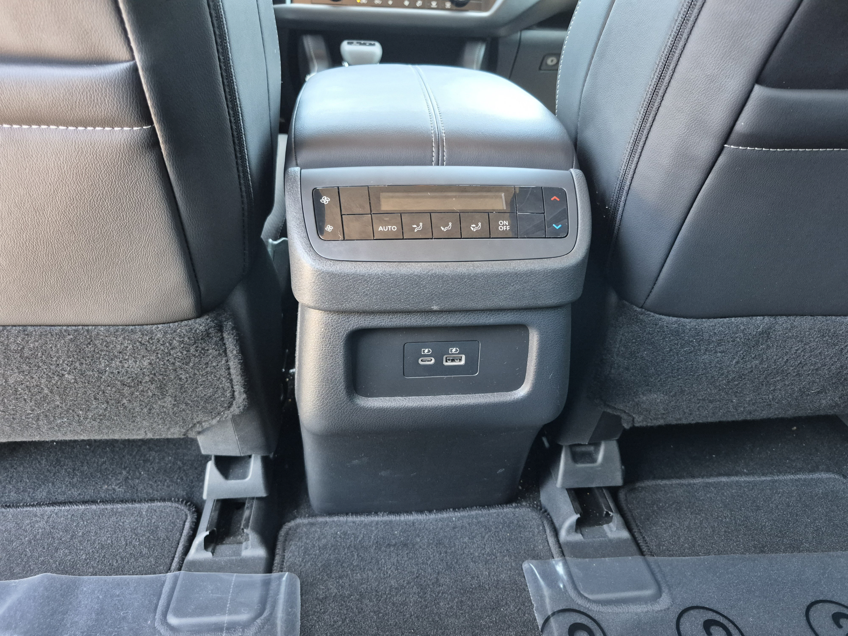Certified 2025 Nissan Pathfinder SL FWD image 17