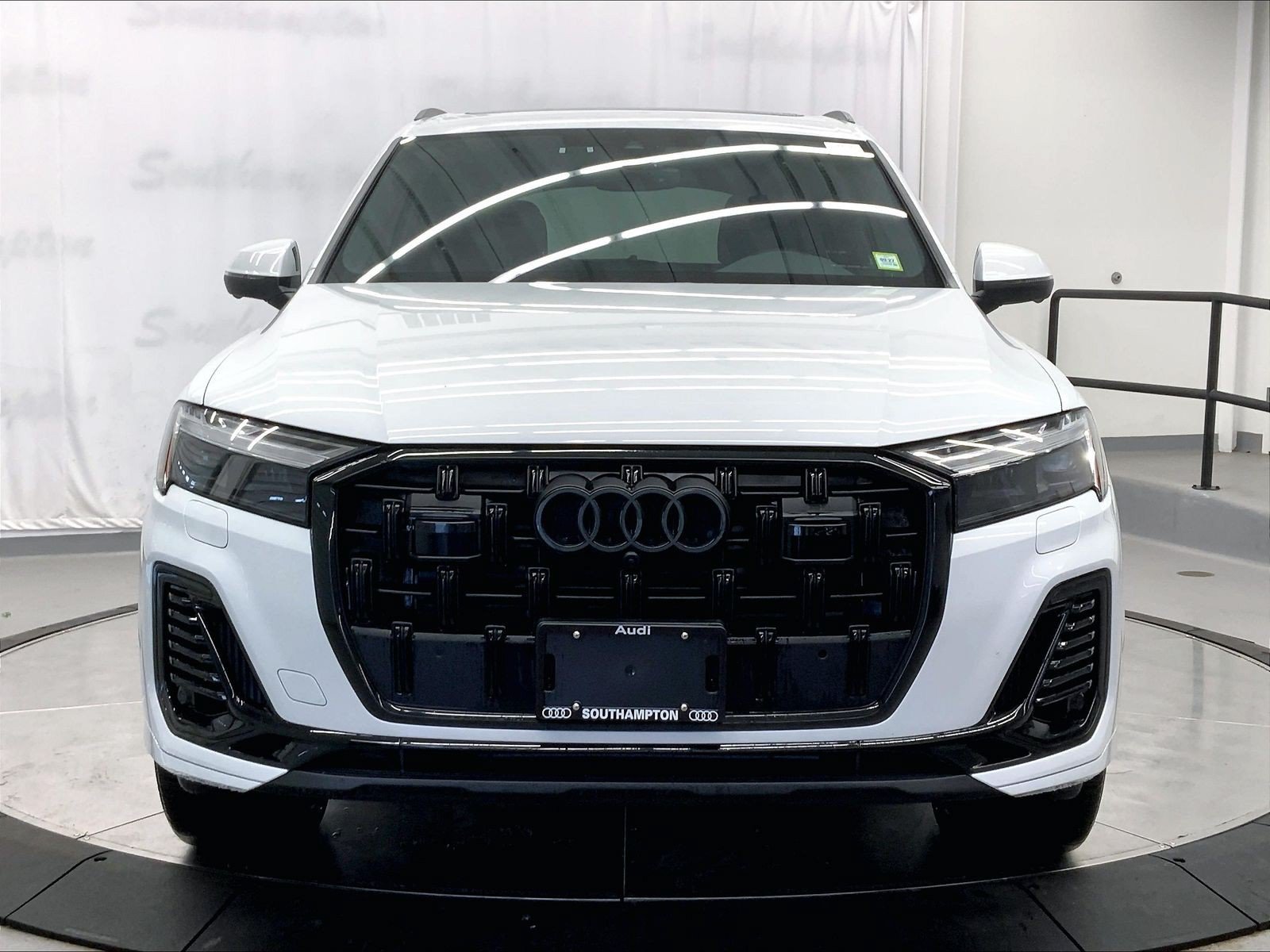 Certified 2025 Audi Q7 3.0T Premium Plus w/ Premium Plus Package AWD/4WD image 2