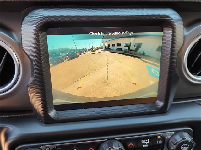 Used 2022 Jeep Wrangler Unlimited Rubicon 4xe w/ Cold Weather Group image 17