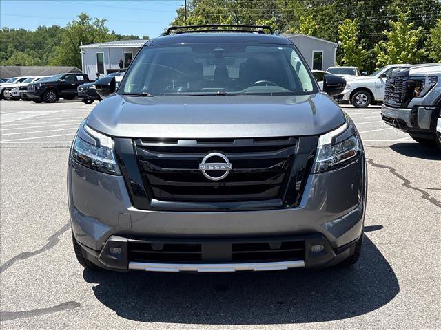 Used 2023 Nissan Pathfinder SL w/ SL Premium Package AWD/4WD image 3