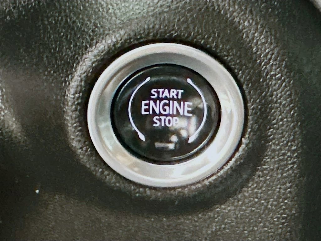 Used 2021 Chevrolet Silverado 1500 High Country image 28