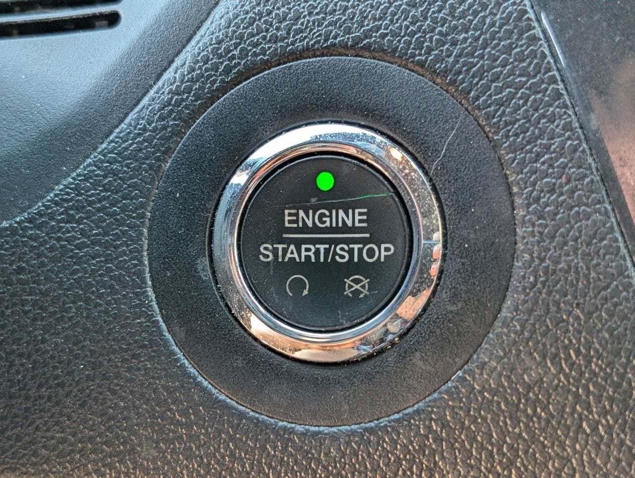 Used 2017 Ford Explorer Limited w/ Equipment Group 301A FWD image 17