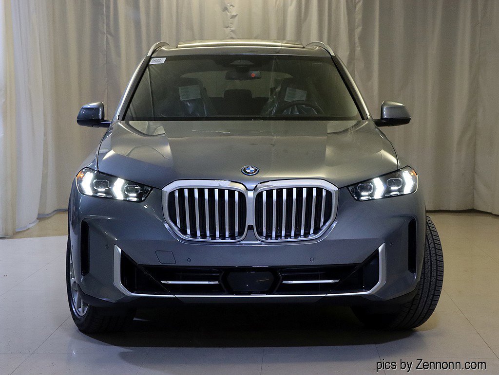 Used 2026 BMW X5 xDrive50e w/ Climate Comfort Package AWD/4WD image 3