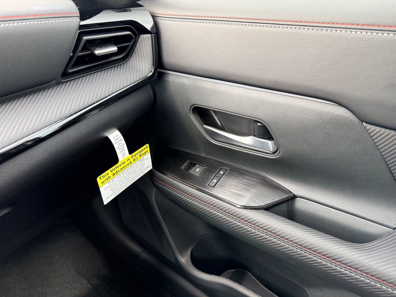 New 2026 Nissan Kicks SR w/ Cold Weather Package image 23