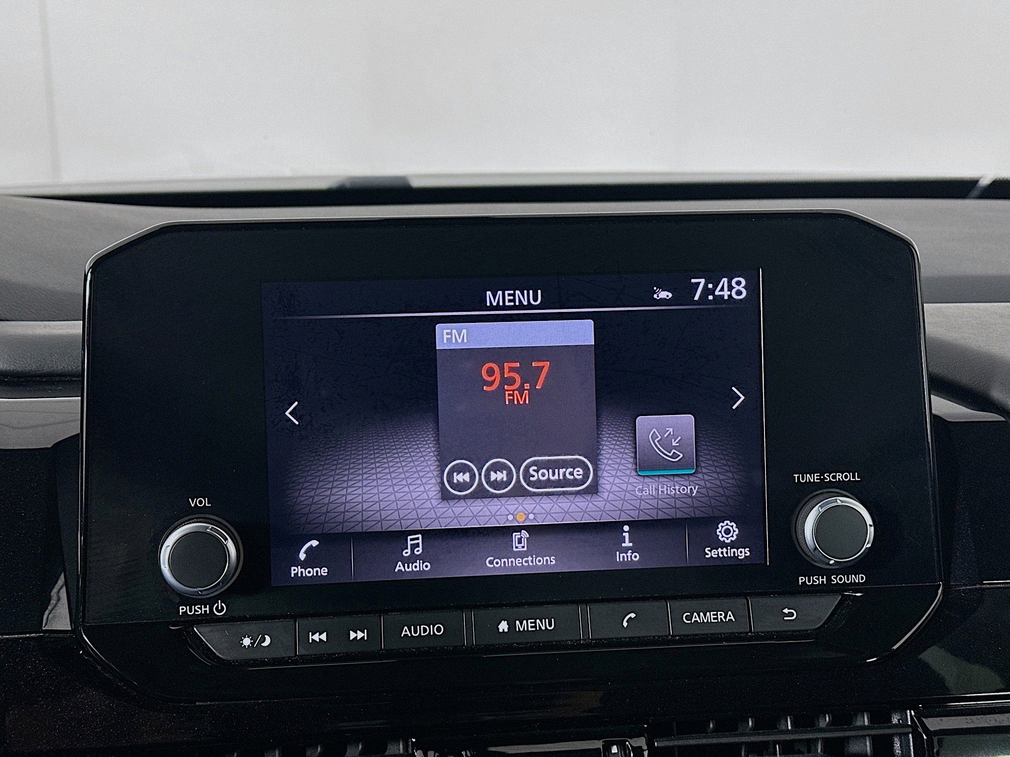 Used 2024 Nissan Pathfinder SV image 19