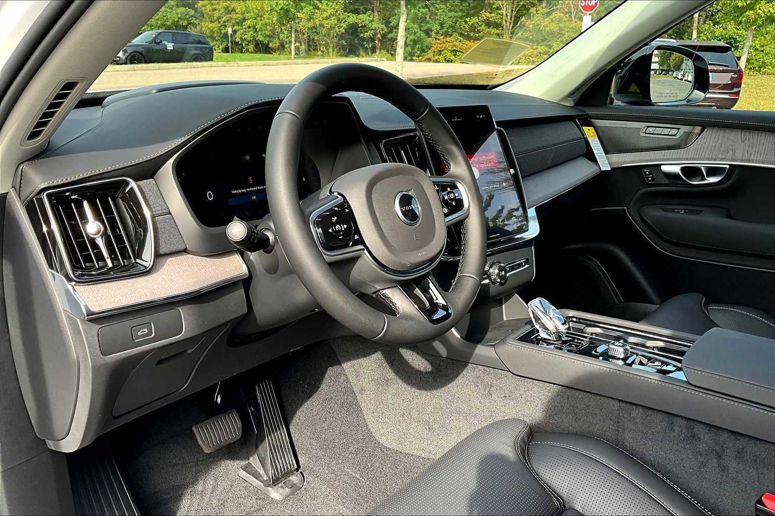 New 2026 Volvo XC90 B6 Ultra w/ Protection Package Premier AWD/4WD image 9