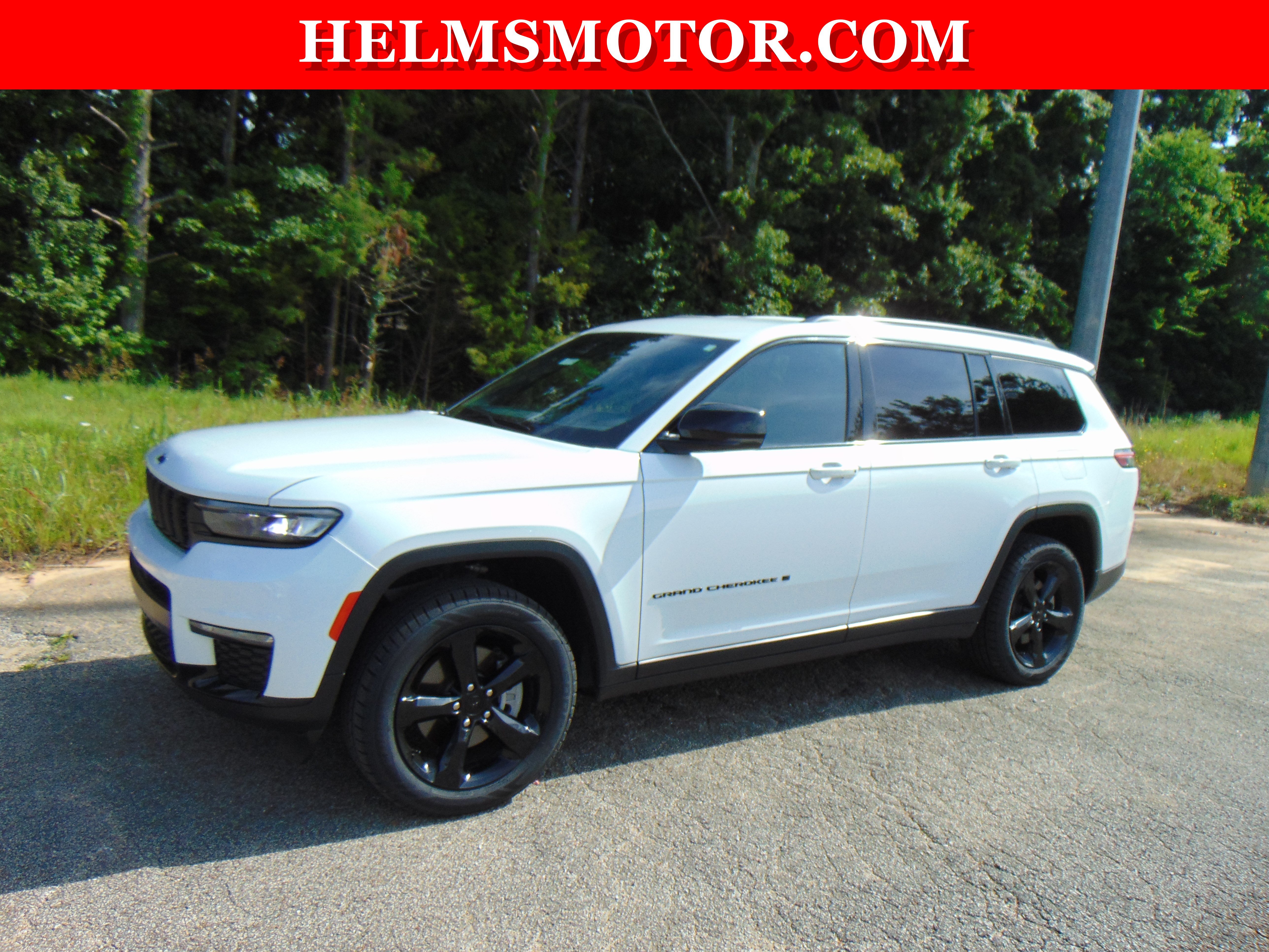 Used 2024 Jeep Grand Cherokee L Limited w/ Black Appearance Package AWD/4WD image 4